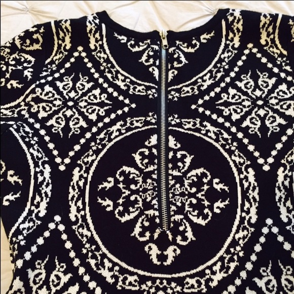 Romeo+Juliet Couture Sweater Dress - Picture 2 of 3